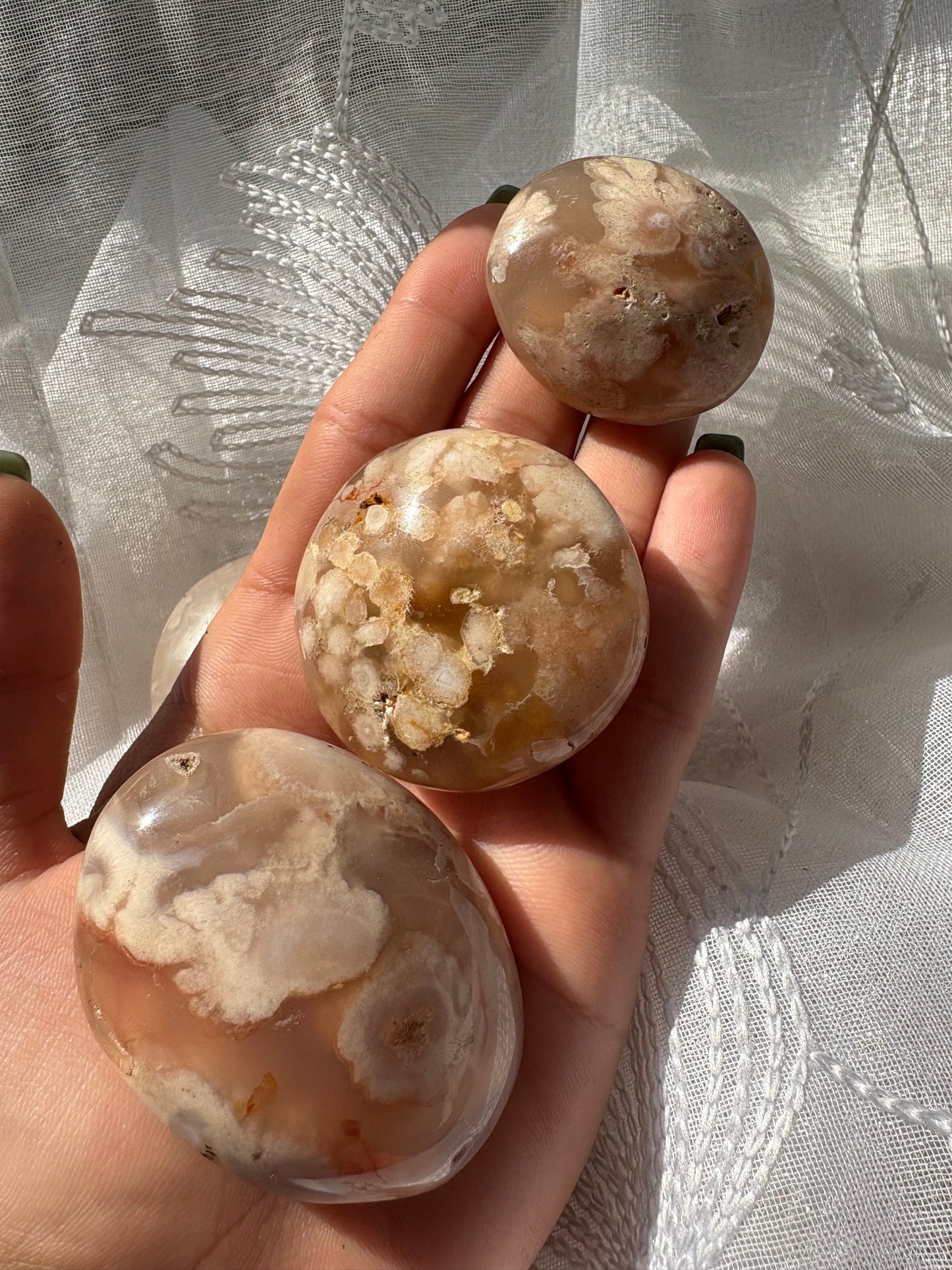 Flower agate palmstone