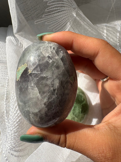 Fluorite palmstone