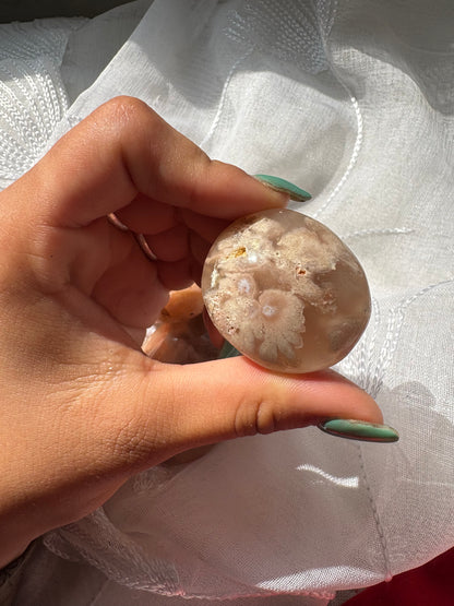 Flower agate palmstone