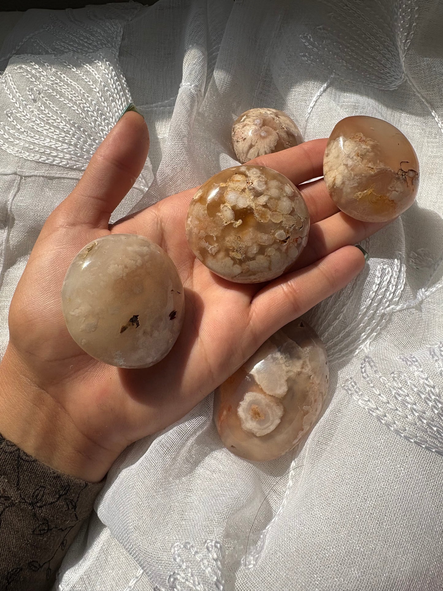 Flower agate palmstone