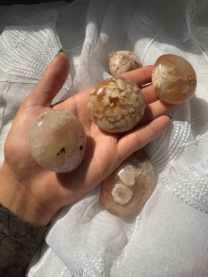 Flower agate palmstone