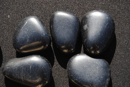 Obsidian tumble (L)